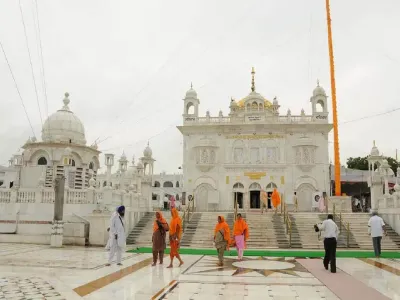 Pilgrimage Tours (Char Dham, Vaishno Devi, etc.)